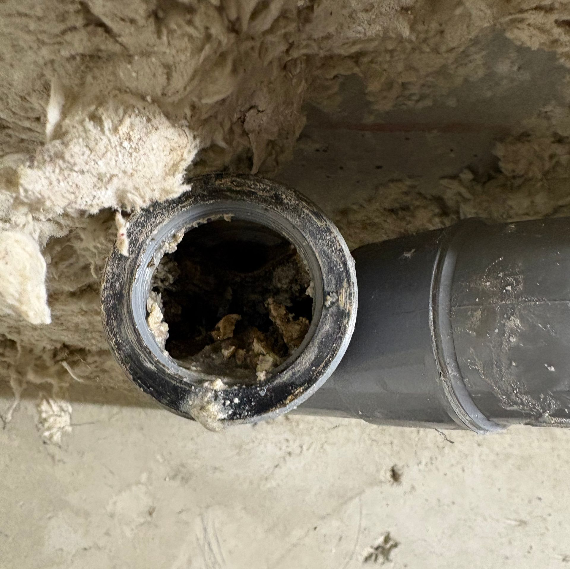 Un tuyau en mauvais état.