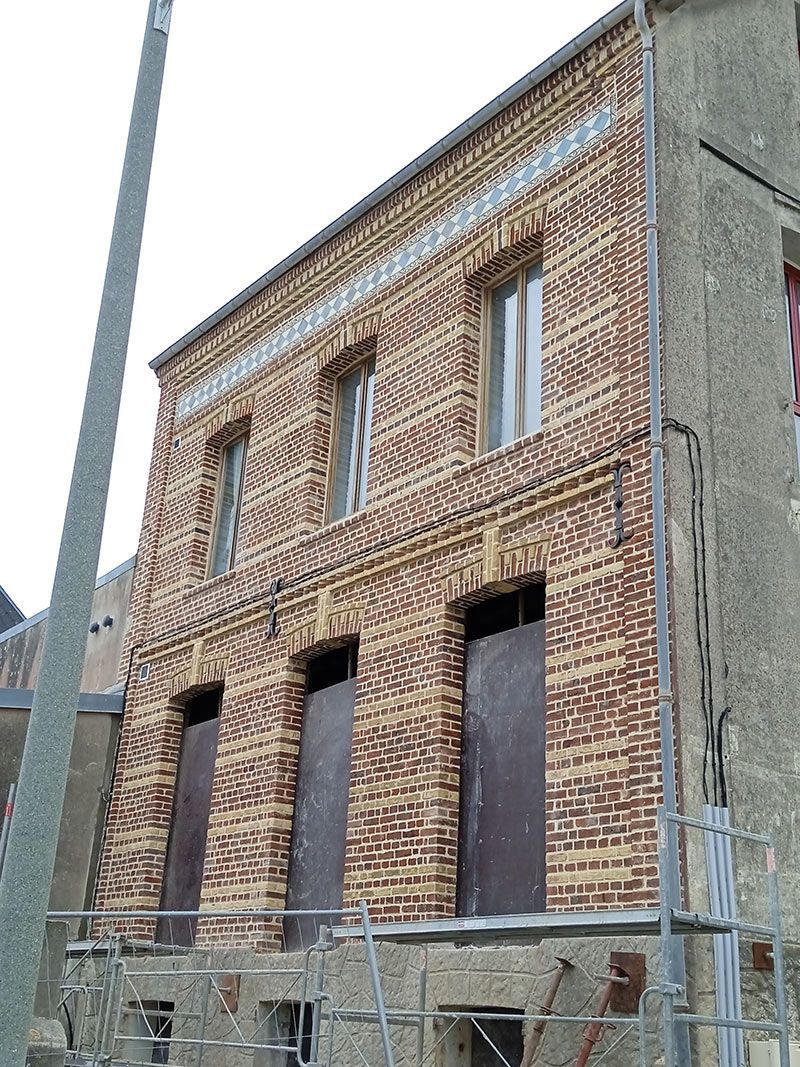 Façade arrière d'un bâtiment après rejointoiement