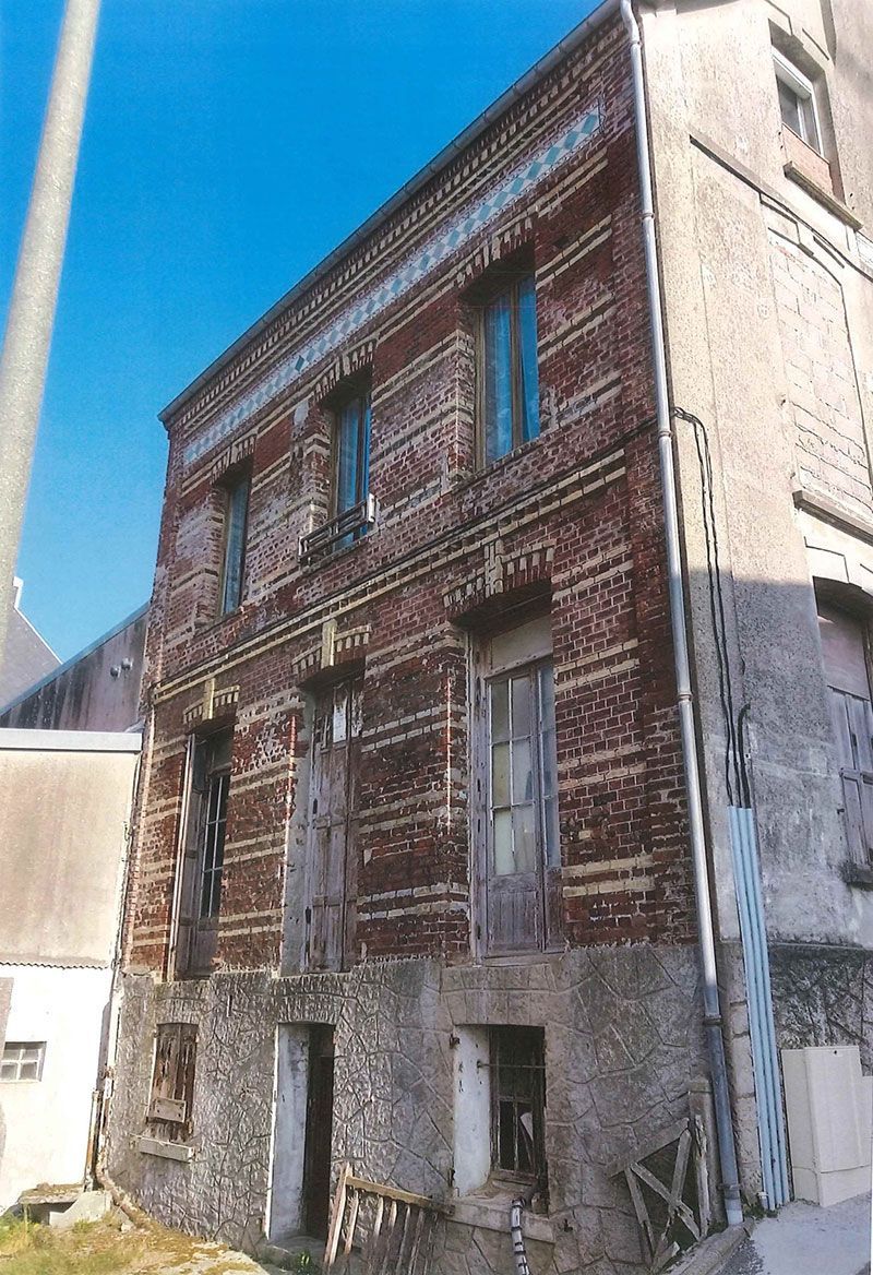 Façade arrière d'un bâtiment avant rejointoiement