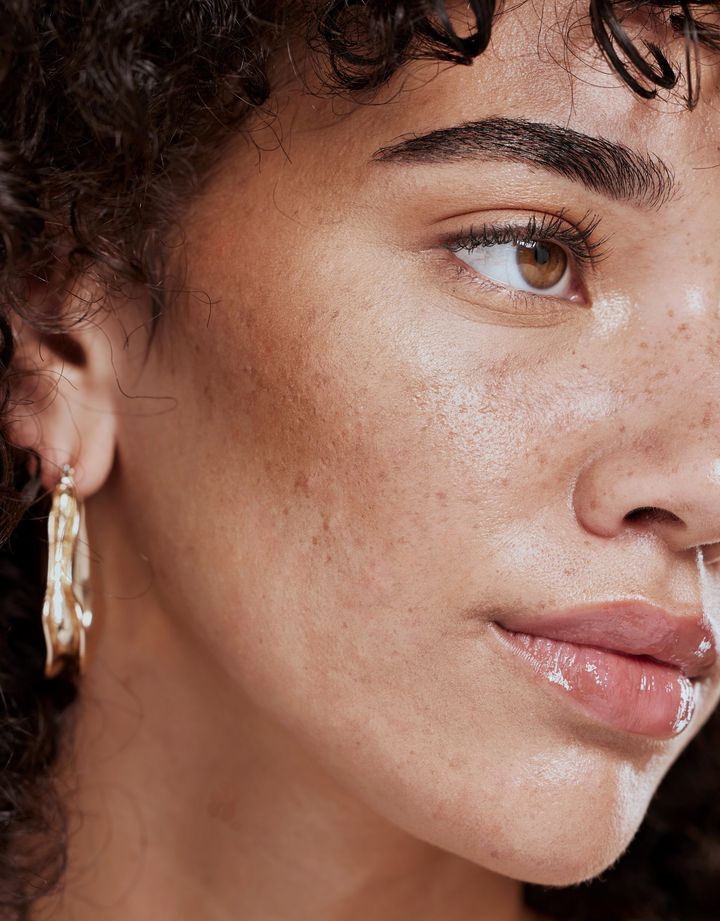 Zoom sur la peau d'une femme