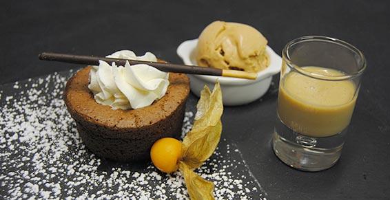 Mi-cuit au chocolat et glace confiture de lait