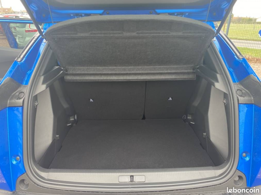 Peugeot 3008 bleu intérieur coffre