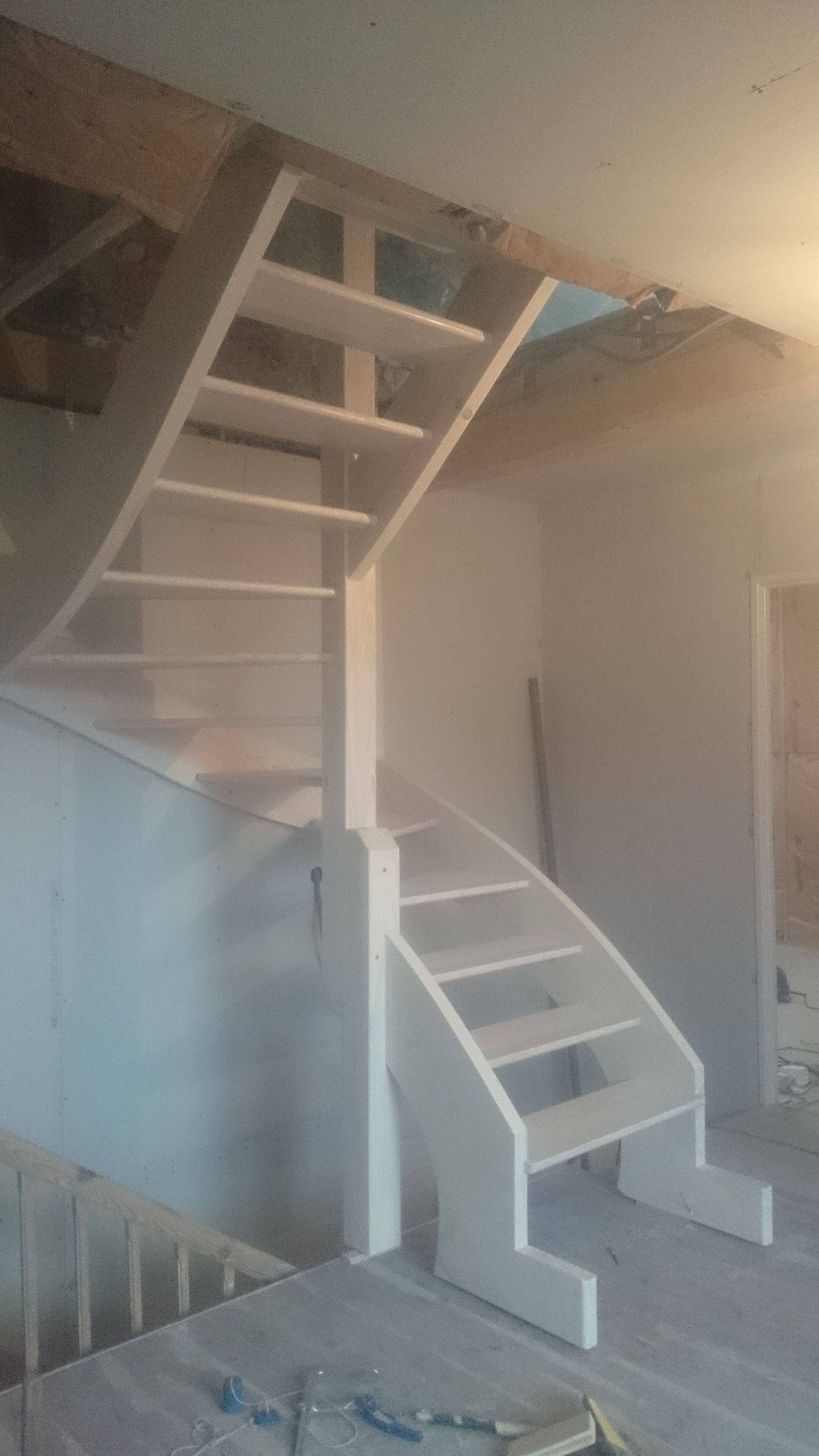 Un escalier en rénovation