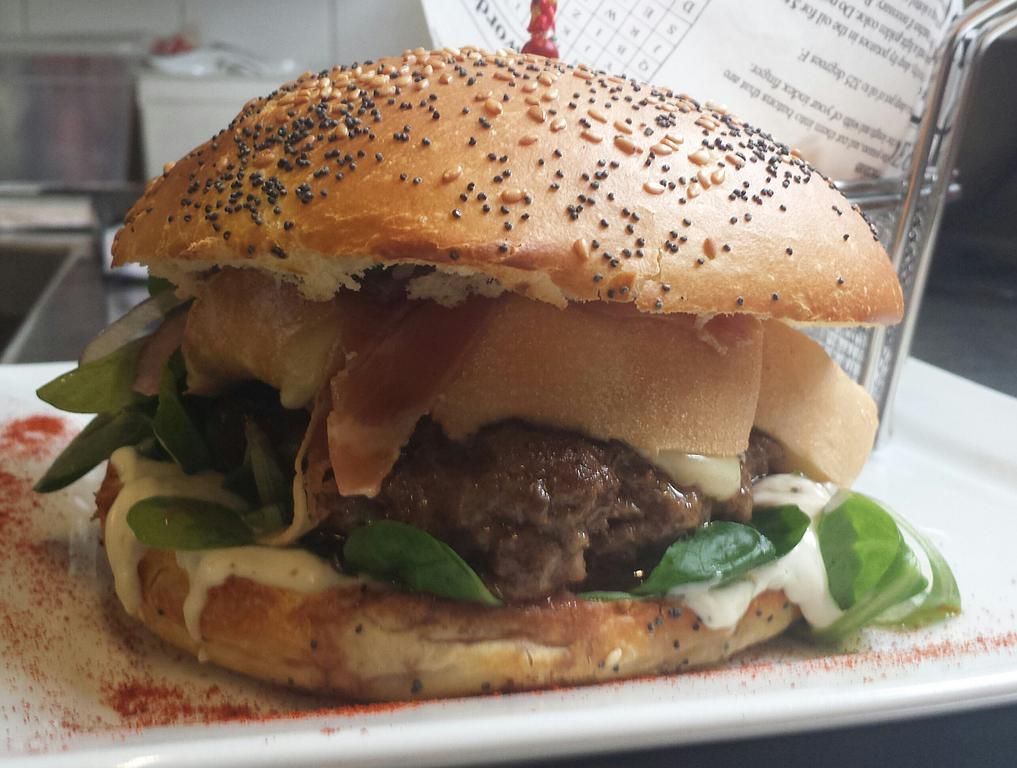 Gros plan sur un burger