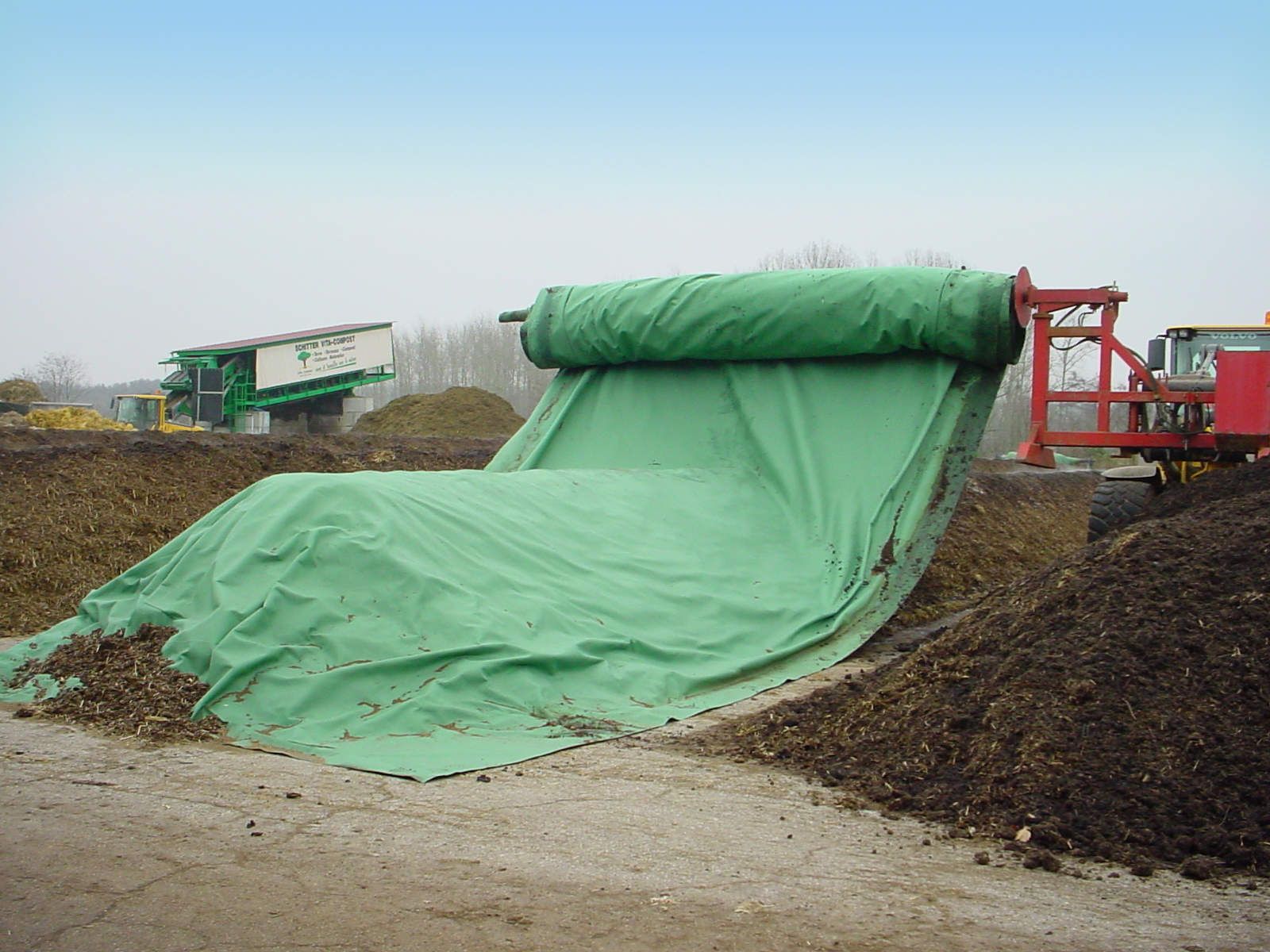 Kestävä kompostipeite