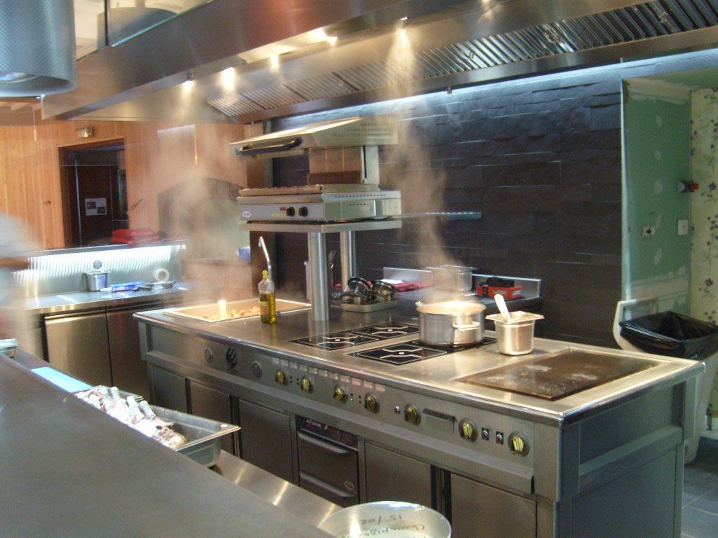 Installation de systèmes de ventilation dans le restaurant la Coulemelle à Saint-Bonnet-le-Froid