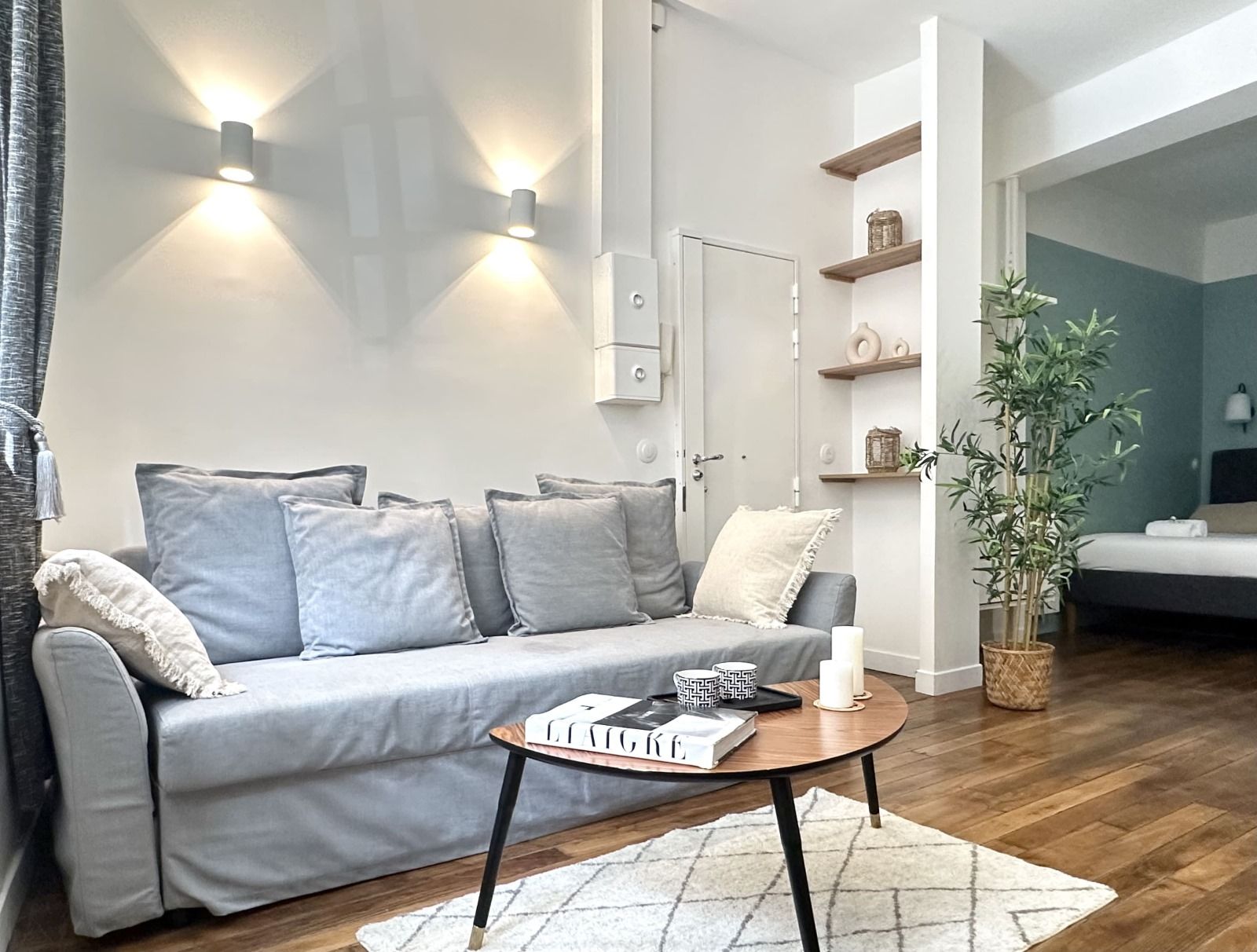 A cosy and comfortable living room in the heart of Paris near Le Marais.