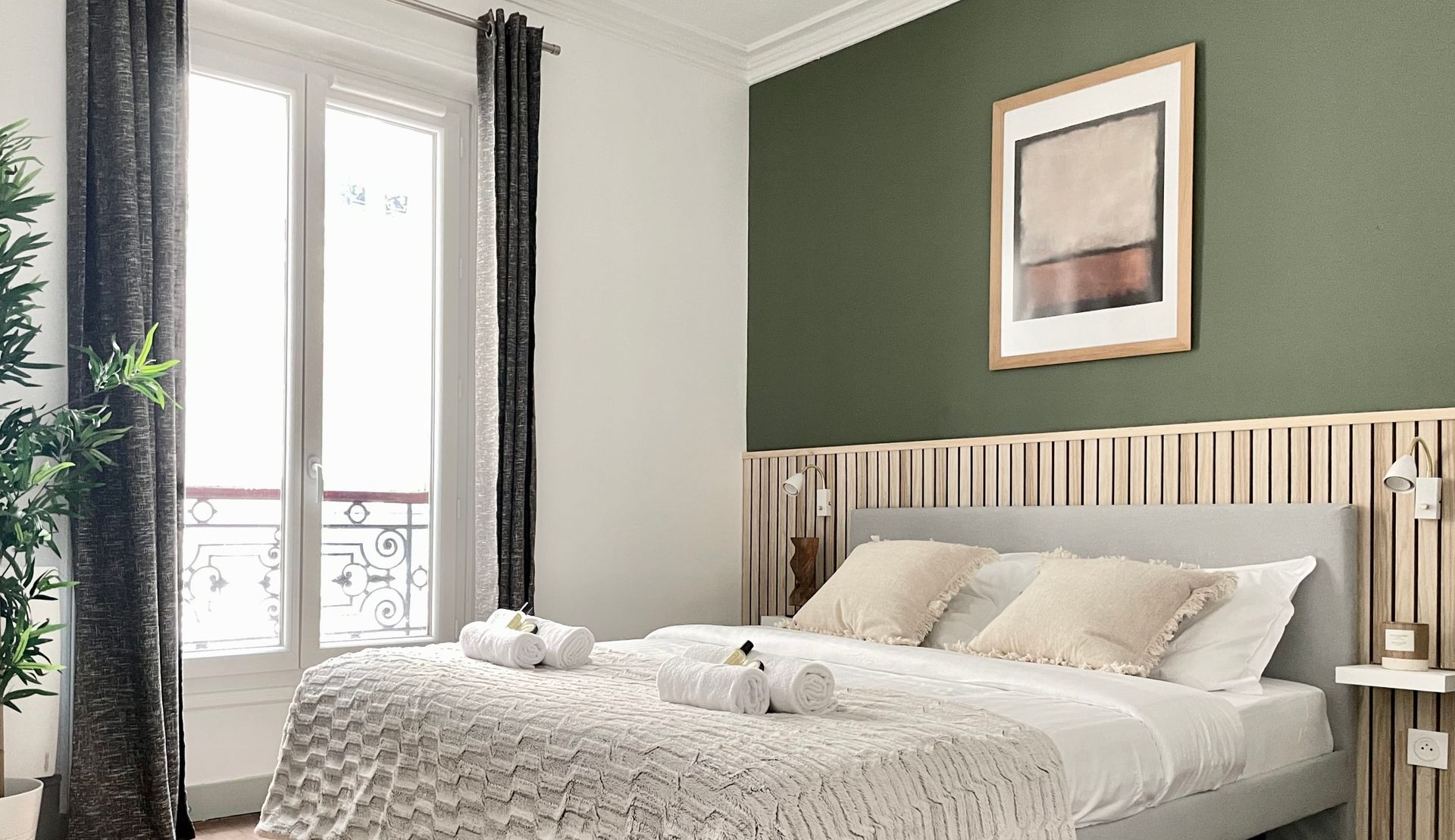 Very comfortable bedroom at the centre of Montmartre, Paris.