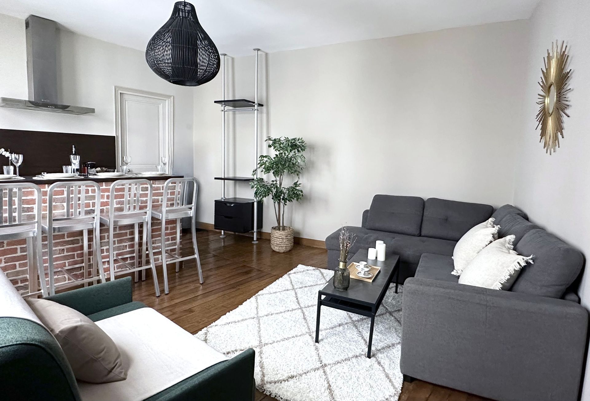 A cosy and comfortable living room in the heart of Paris near Le Marais.