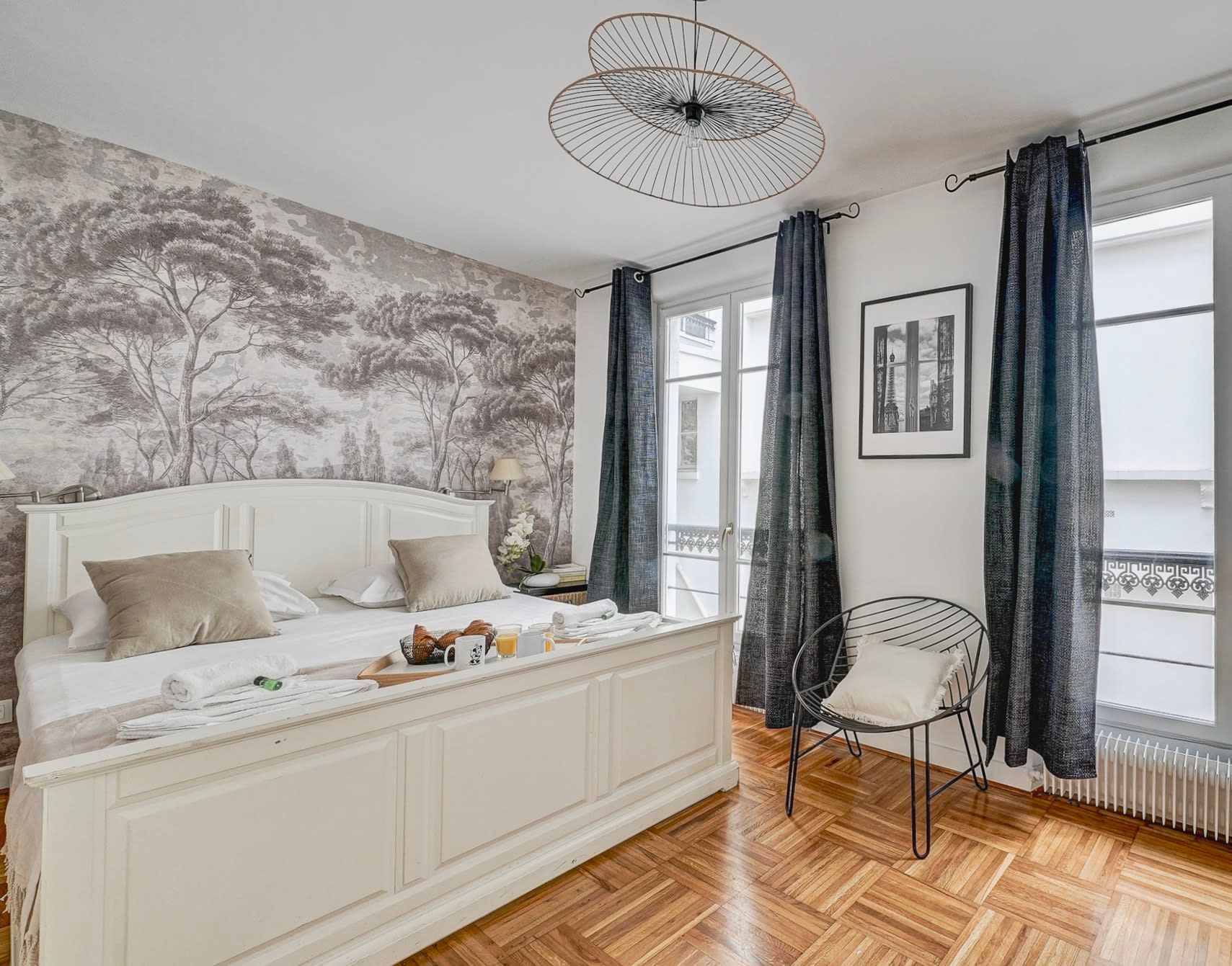 Very comfortable bedroom at the centre of Montmartre, Paris.