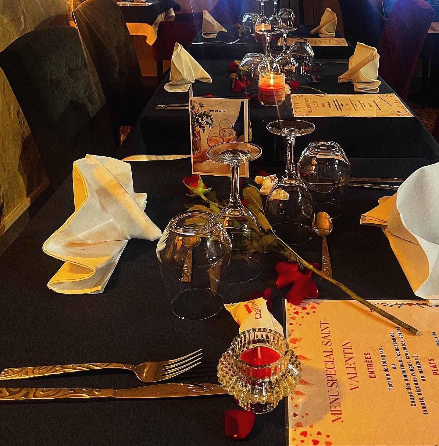 Table du restaurant, menu de Saint-Valentin