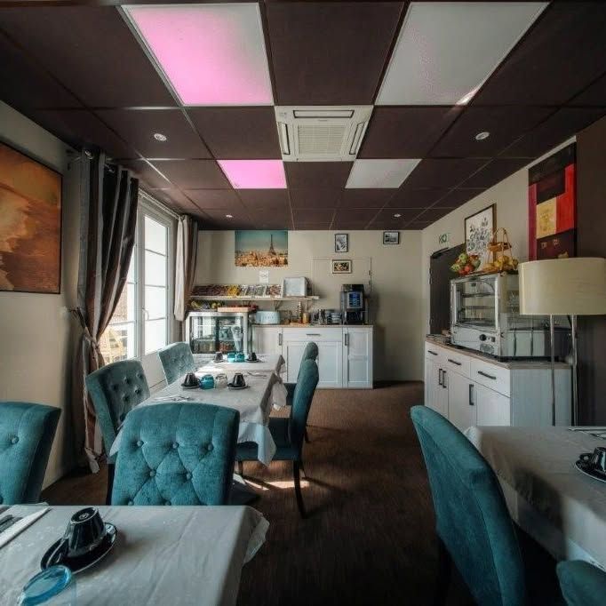 Salle du petit-déjeuner buffet