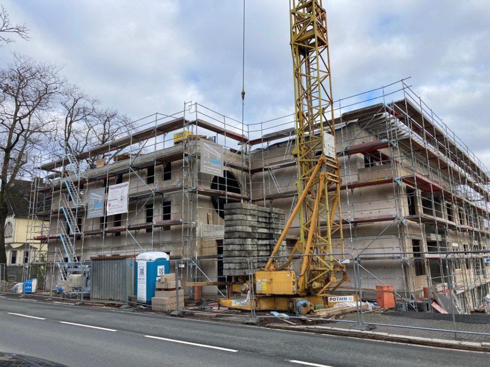 Gerüstbau Klein - Baugerüst am Rohbau eines Gebäudes 