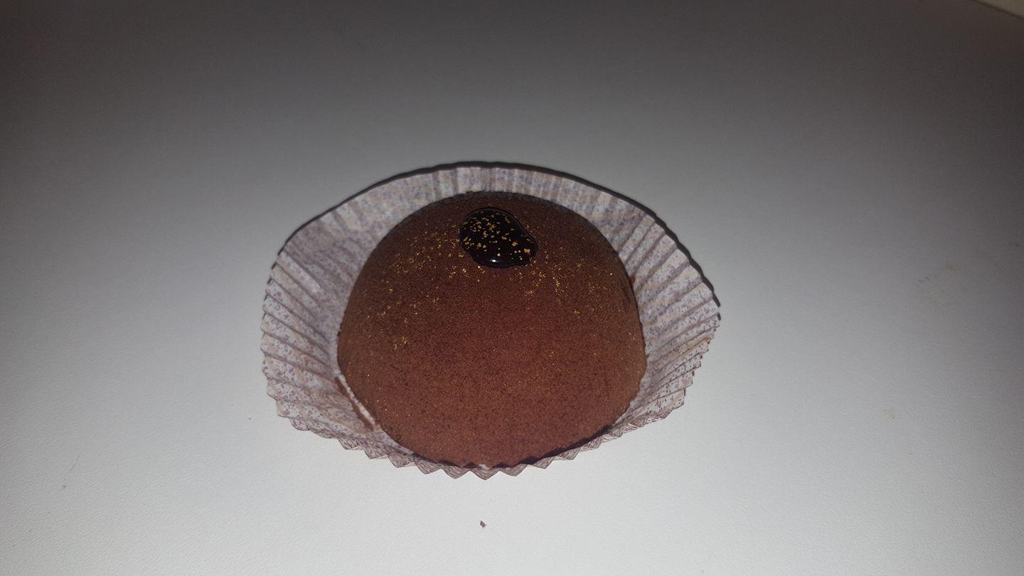 Dôme crème brûlée et poussière d'or