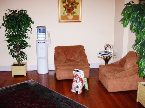 D. Philippe Elalouf - Waiting room