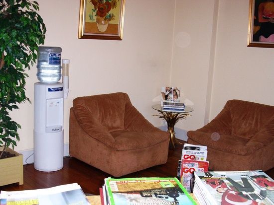 D. Philippe Elalouf - Waiting room