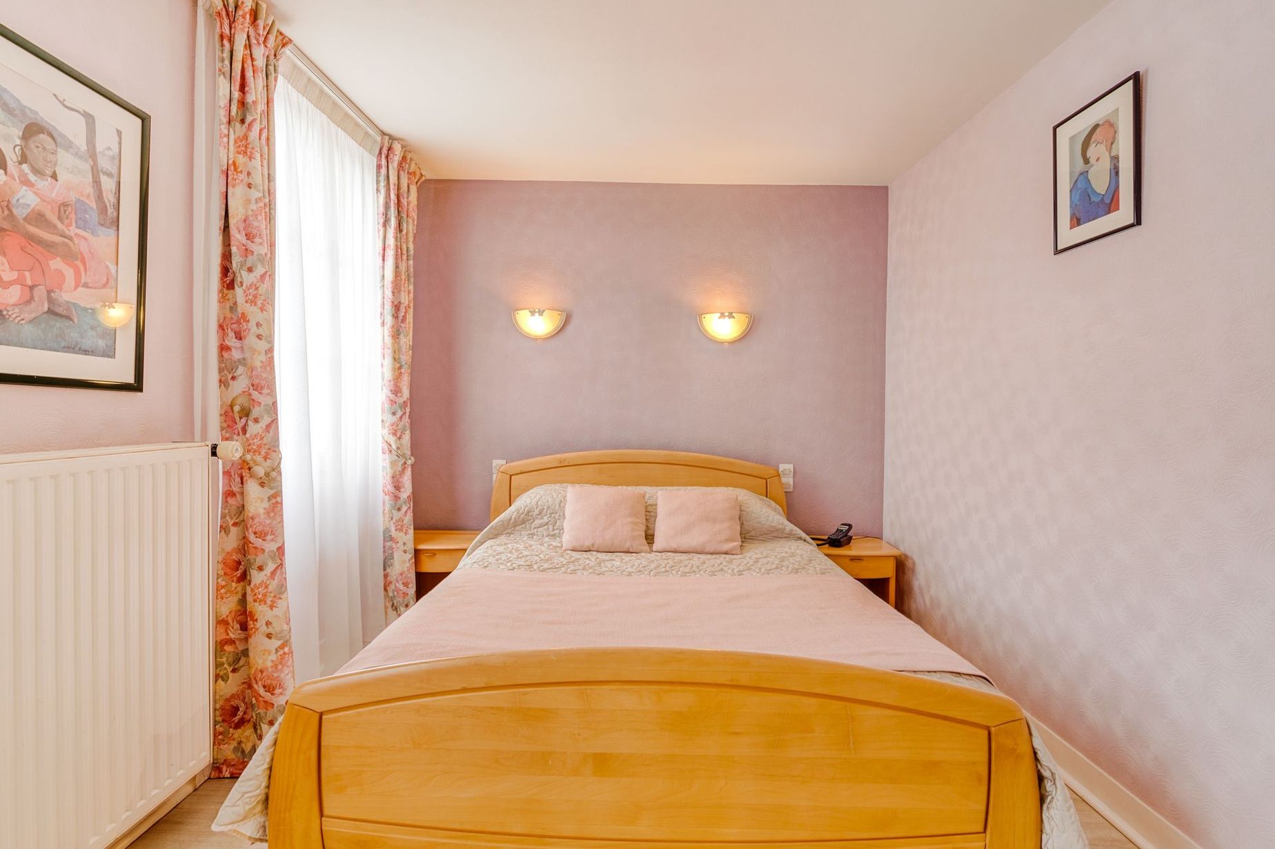 Chambre avec lit double 