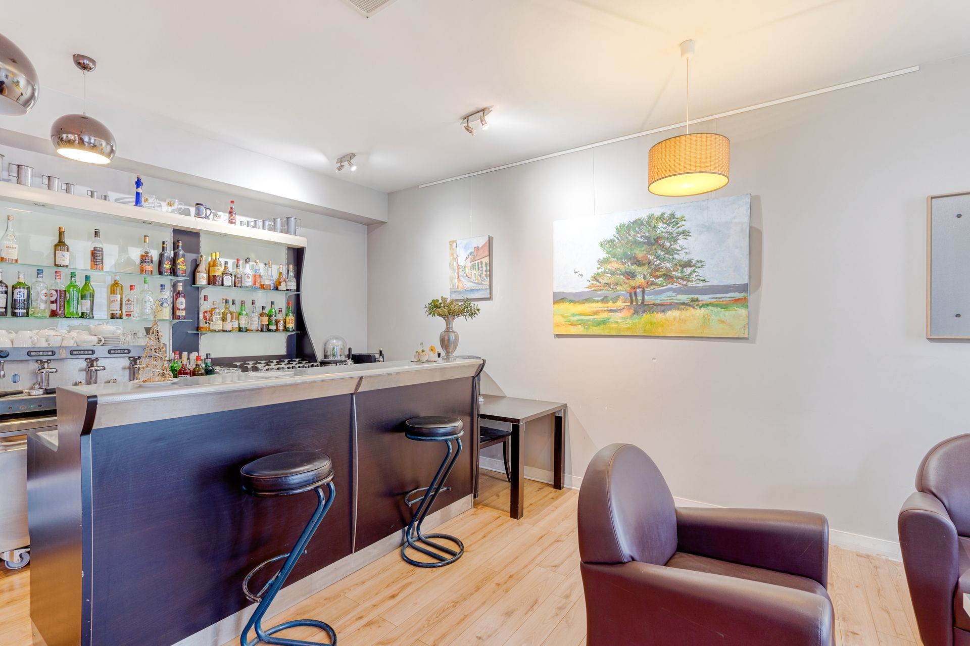 Bar au sein de l'hôtel le plat d'étain
