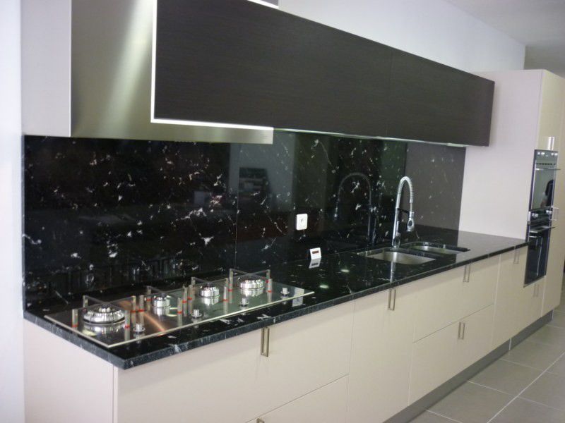 Cuisine en marbre noir et blanc