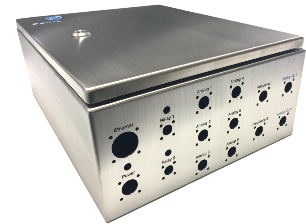 Eine Edelstahlbox mit vielen Löchern darin