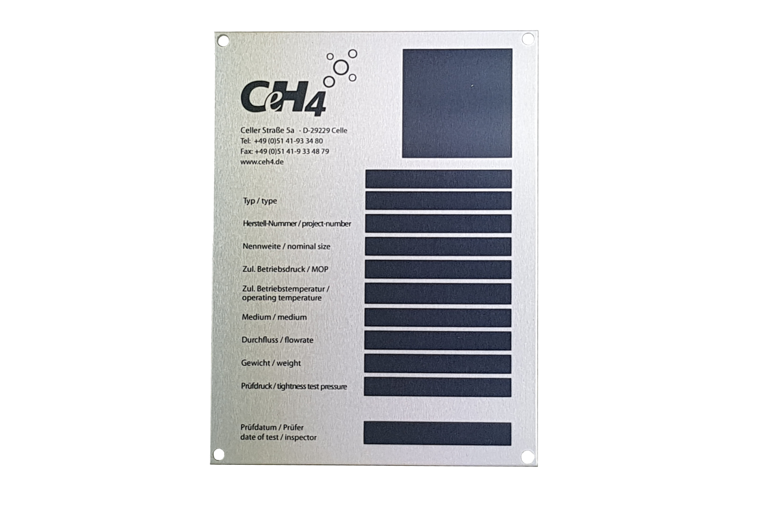 Ein Metallschild mit der Aufschrift „ch4“