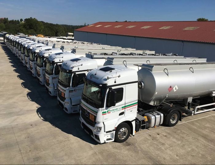 Les camions de Mendiboure pour le transport pétrolier