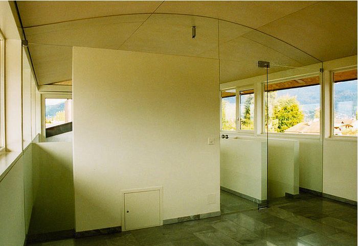 Installation en verre intégral - A. Keller Vitrerie SA - Brügg