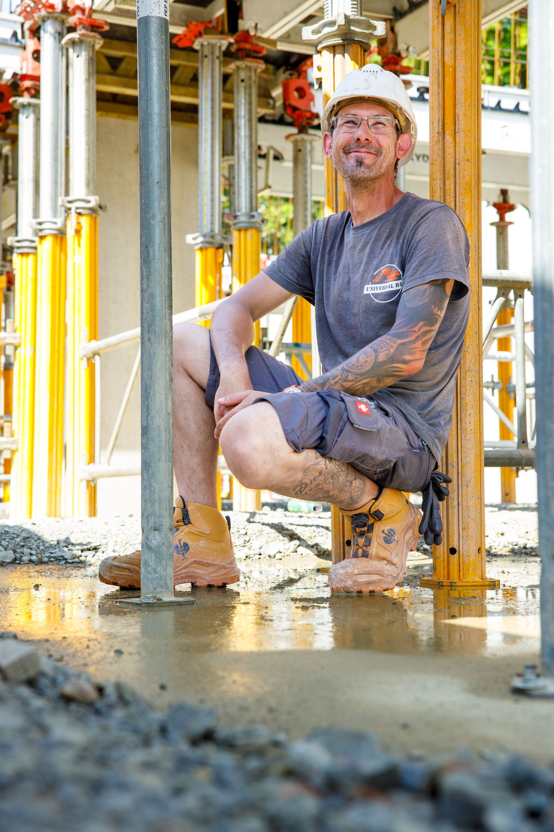 Mann auf der Baustelle