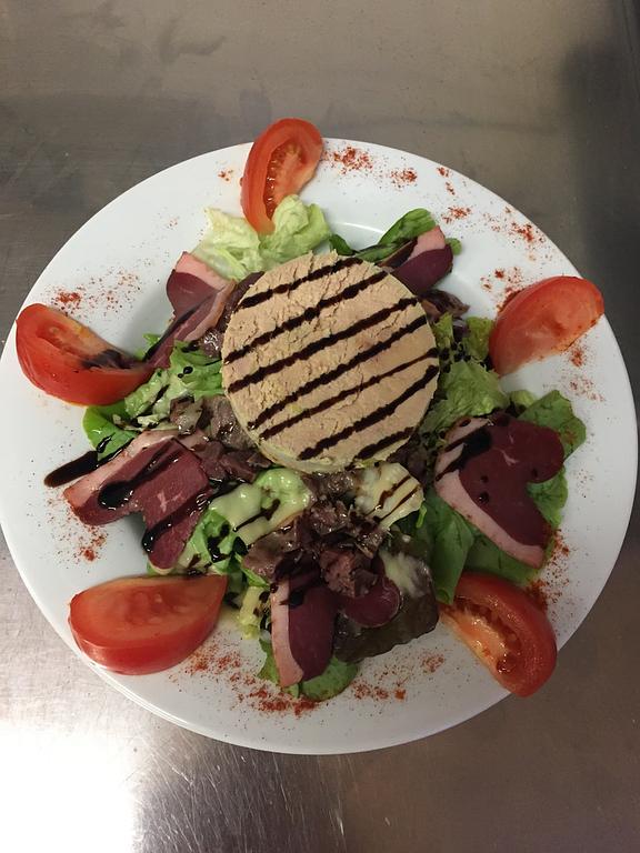 Salade Périgourdine, une découverte culinaire à La Tosca