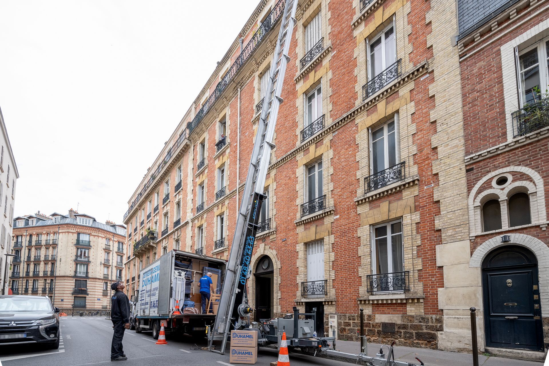 Monte-charge de l'entreprise