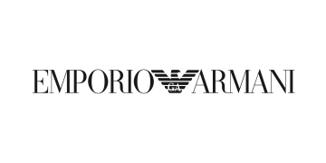 El logotipo de Emporio Armani es blanco y negro sobre un fondo blanco.