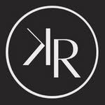 La lettre r est dans un cercle sur fond noir.