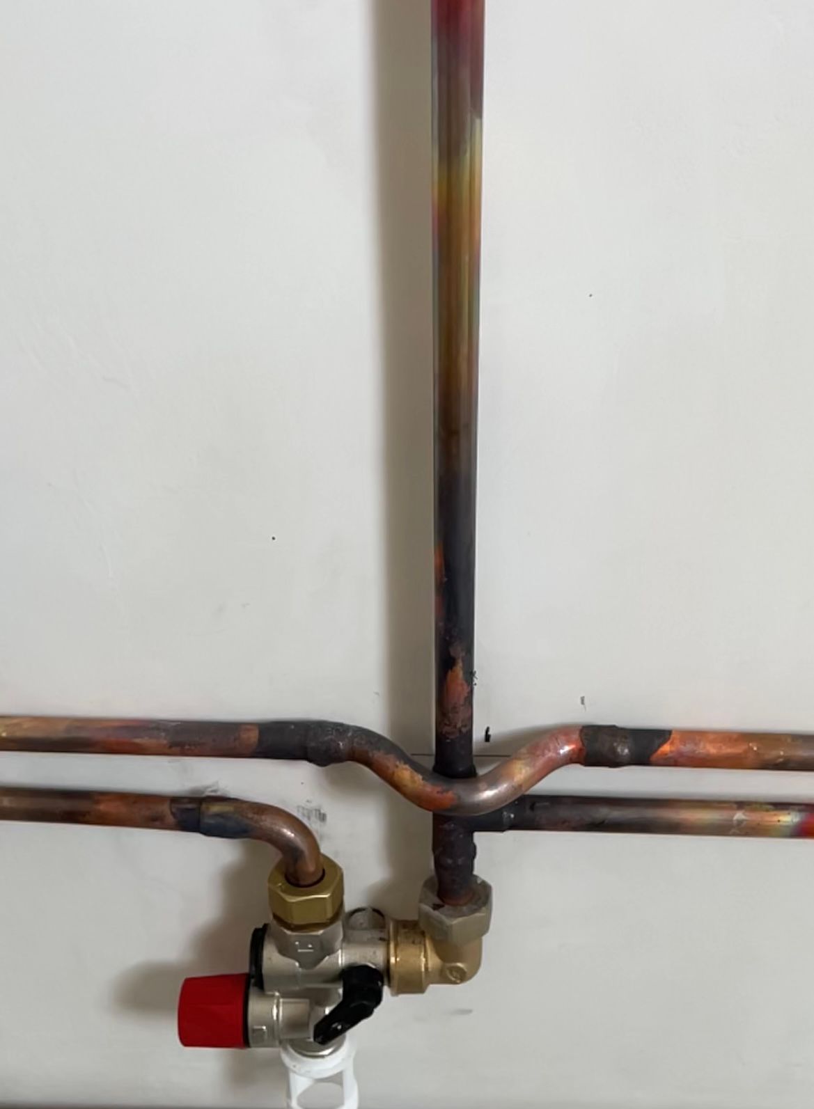 Réalisation de chapeau de gendarme en cuivre pour installation de groupe de sécurité de ballon électrique sur Paris 18-Artisans bernard et sylvestre 75018