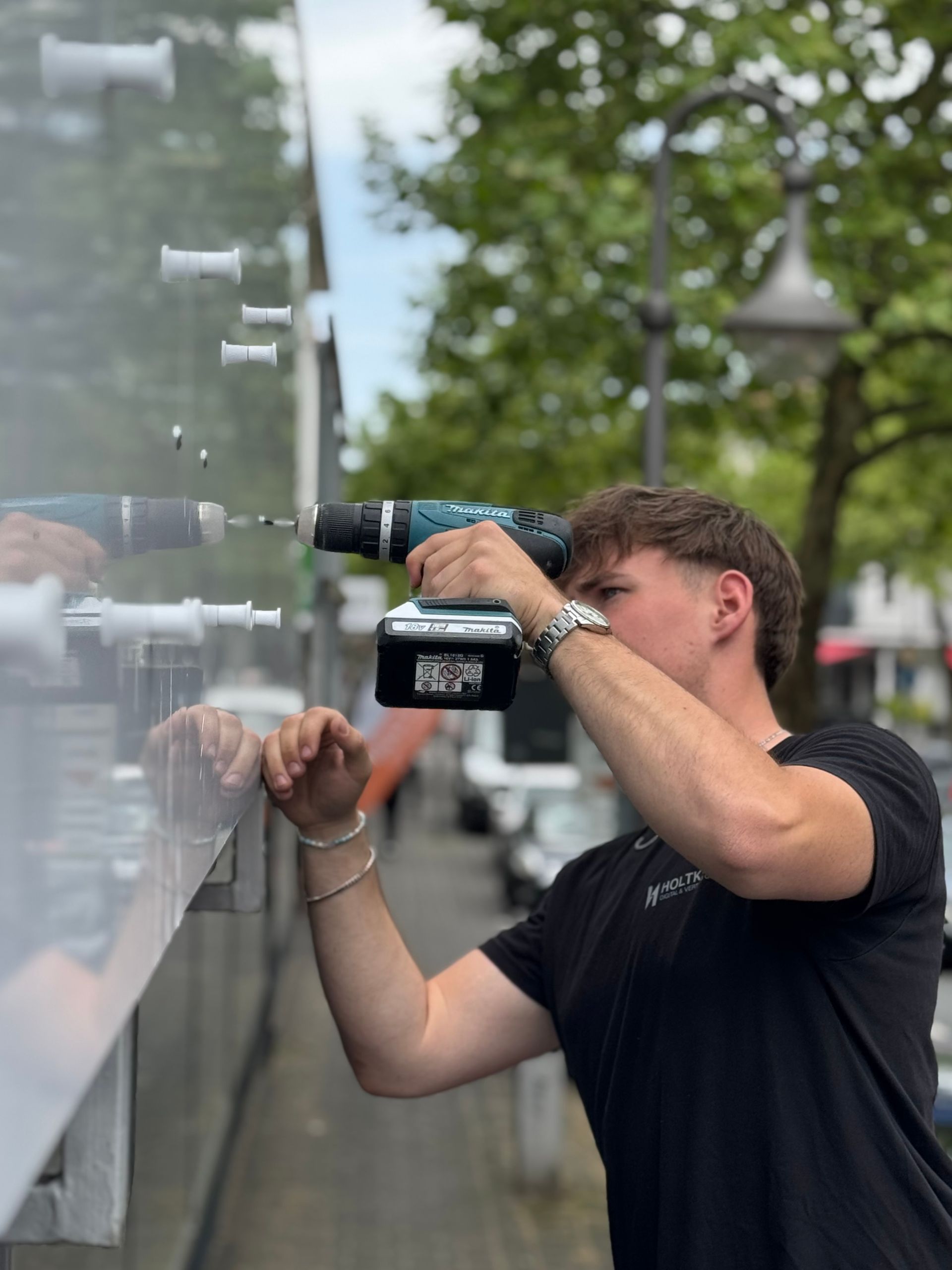 Wie l&auml;uft eine Milchglas Folierung bei Paderborn ab?
