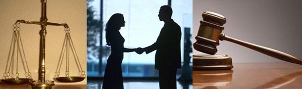 Un hombre y una mujer se dan la mano junto a una balanza de la justicia y un mazo de juez.