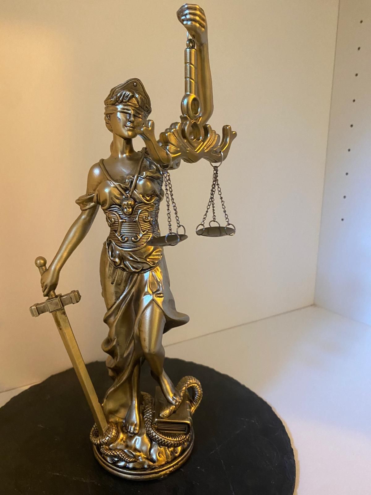 diosa de la justicia