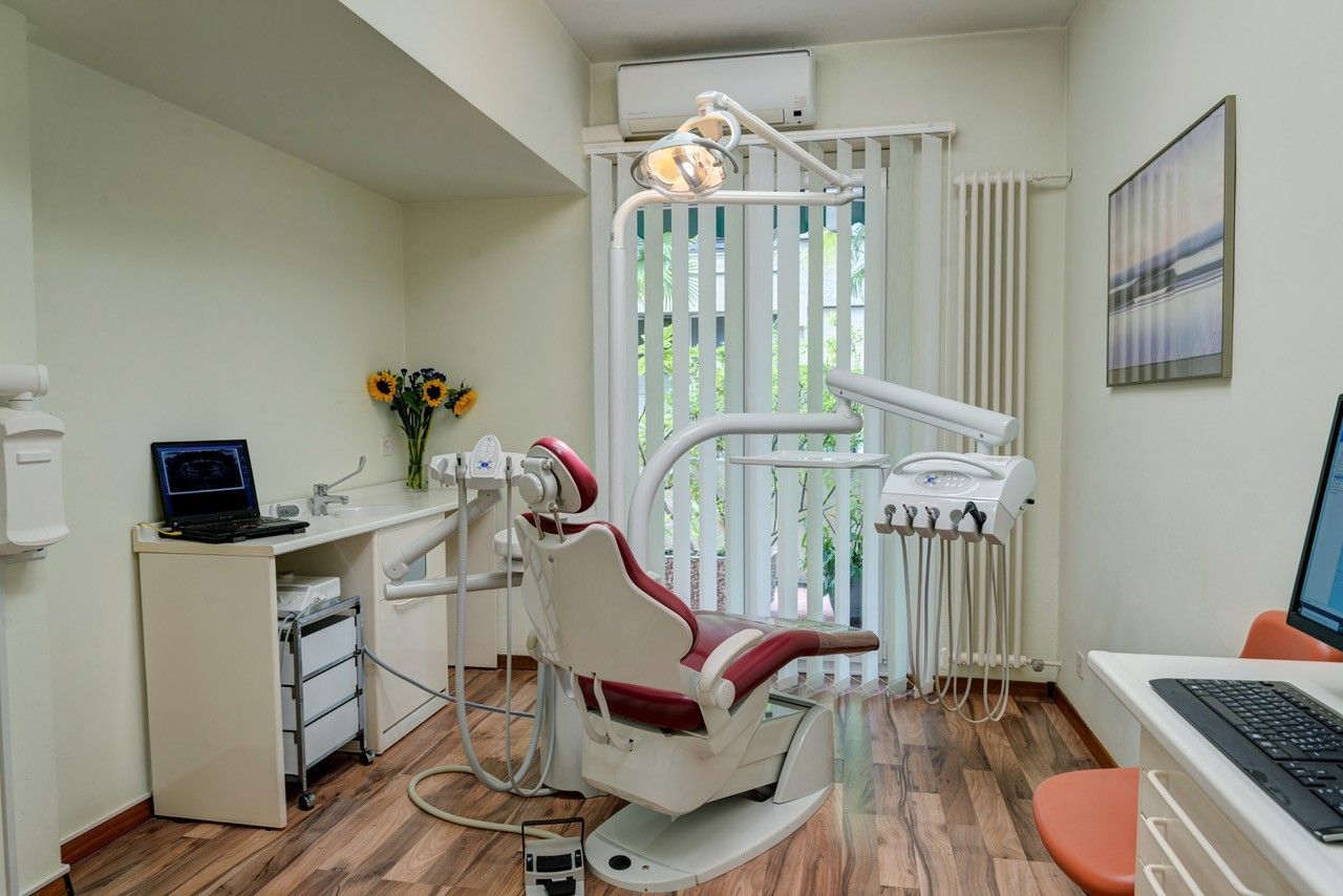 Poltrona pulizia dentale - Studio Dentistico Dottor Coler Lugano