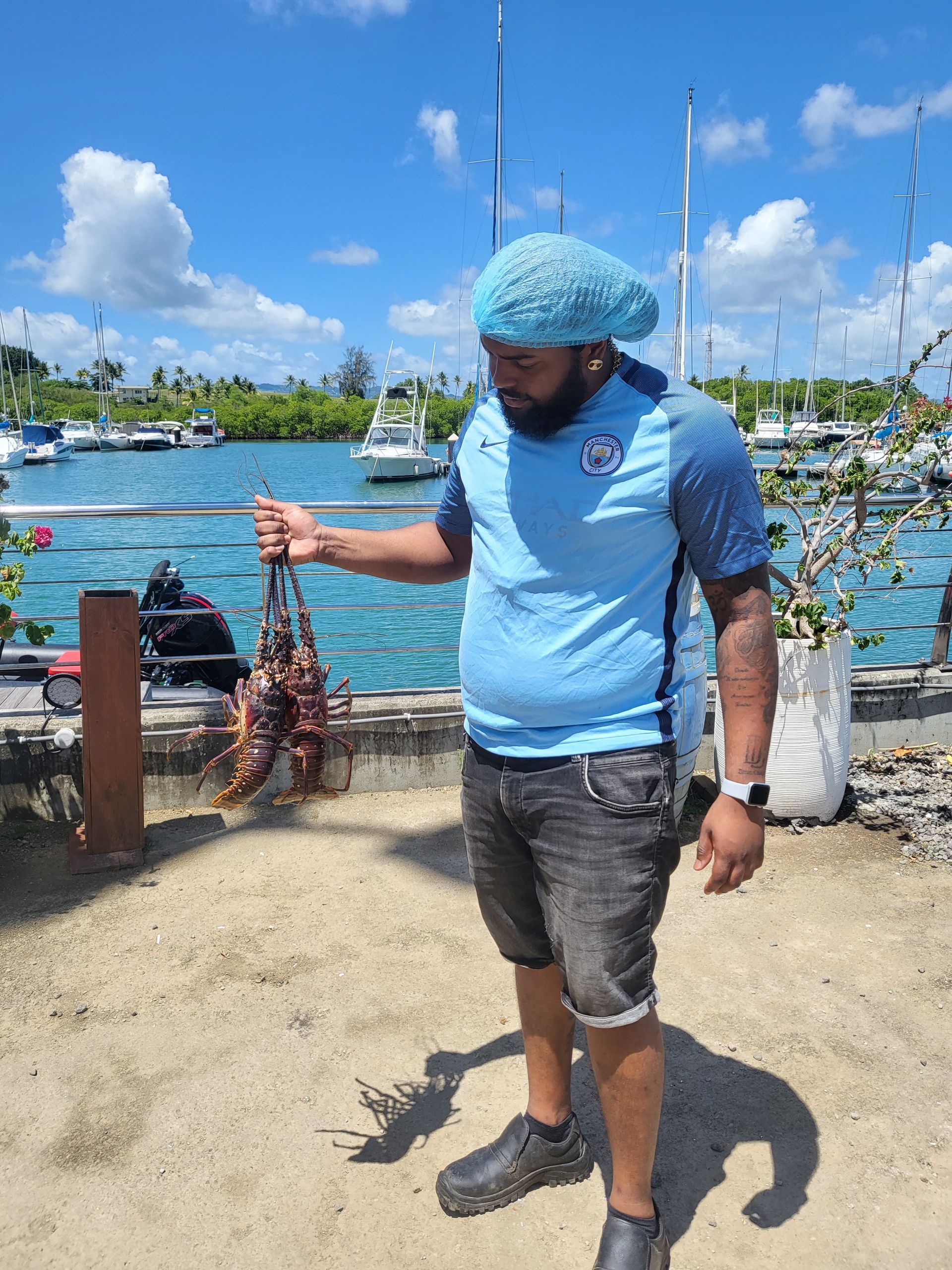 Cusinier avec pêche du jour.