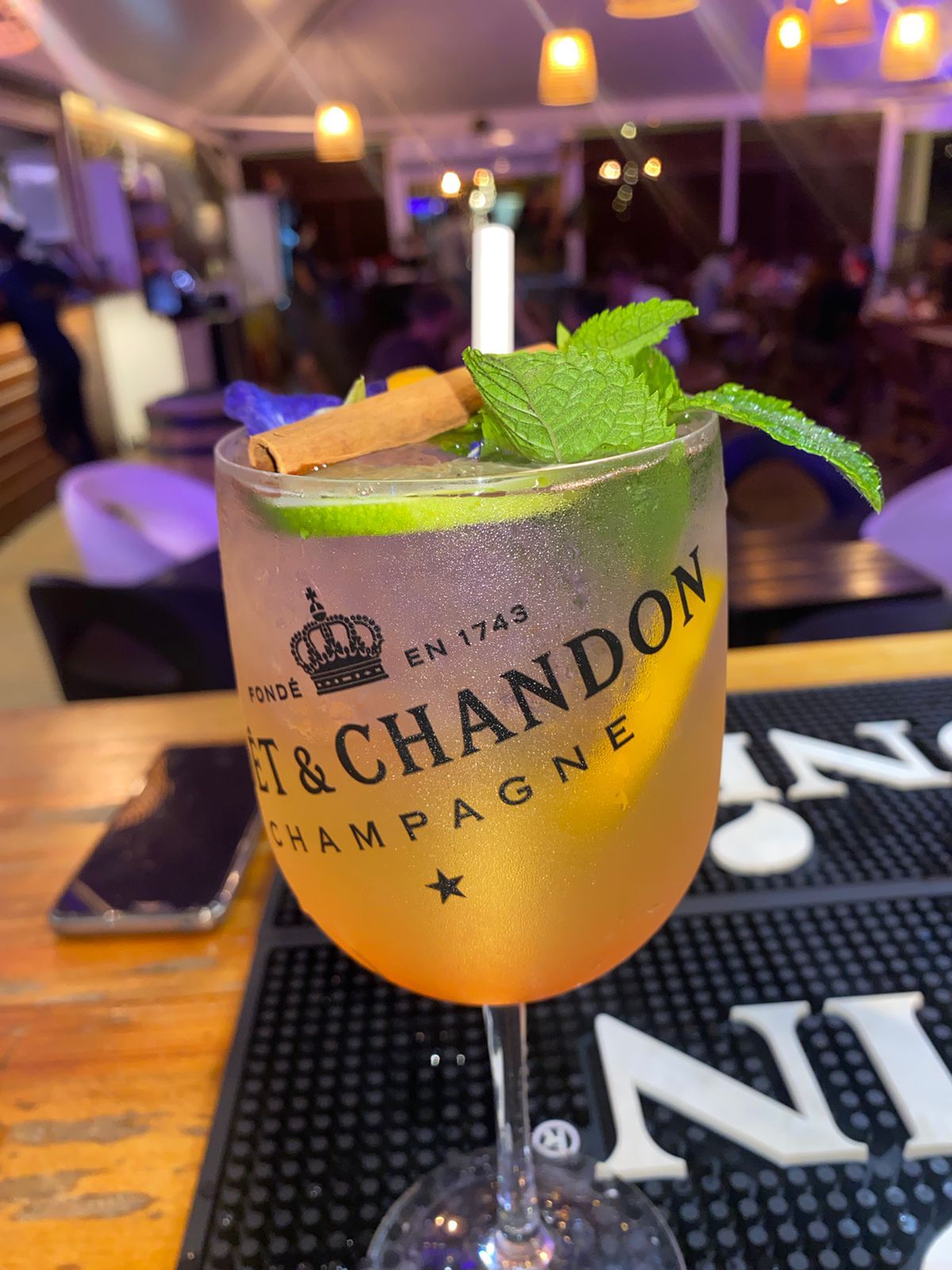 Cocktail au champagne.