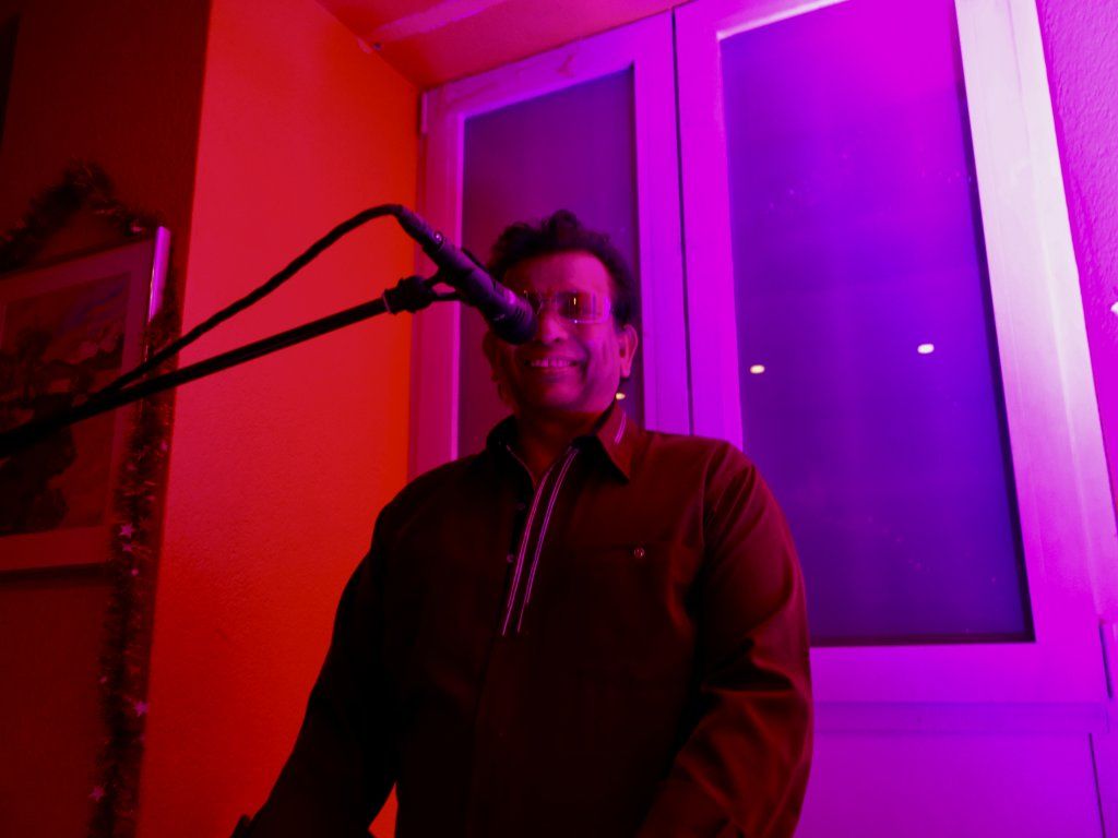 Shine Music Entertainer
