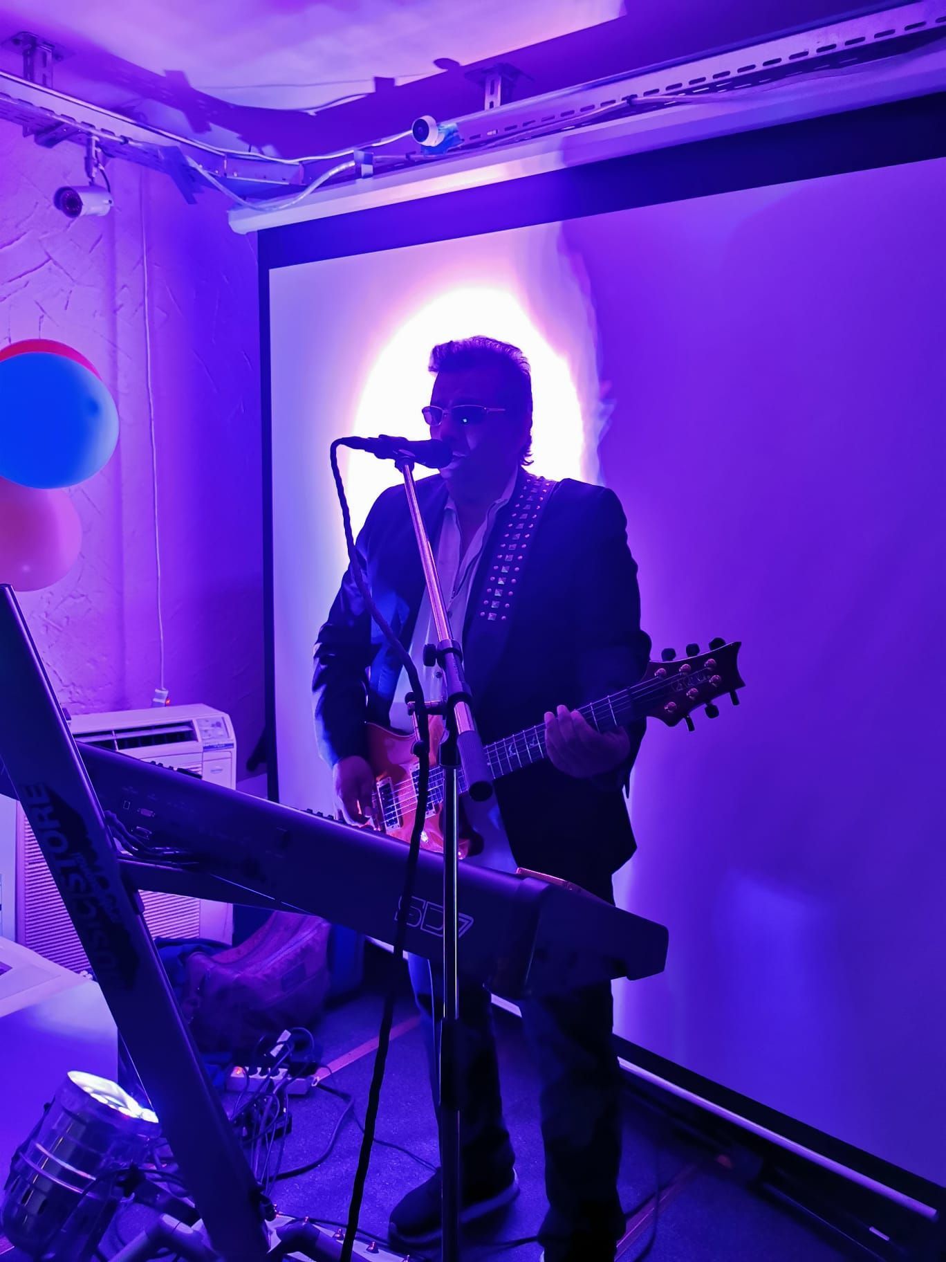 Shine Music Entertainer
