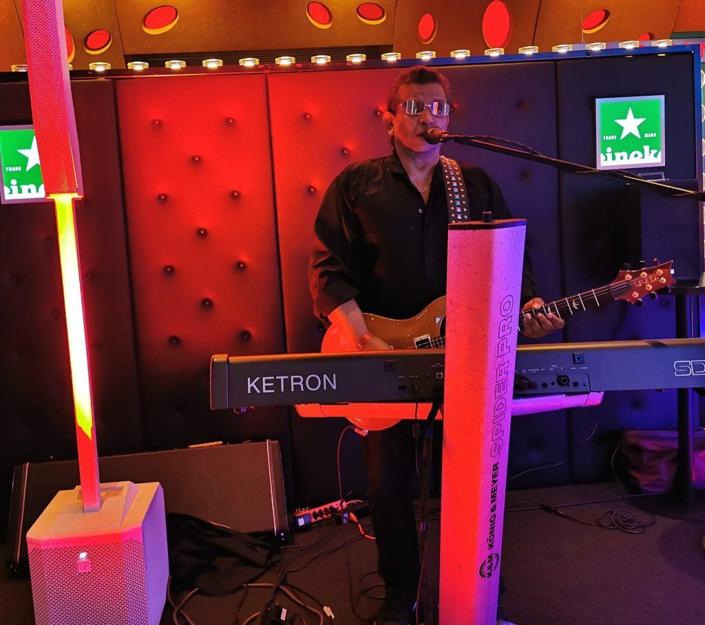 Shine Music Entertainer
