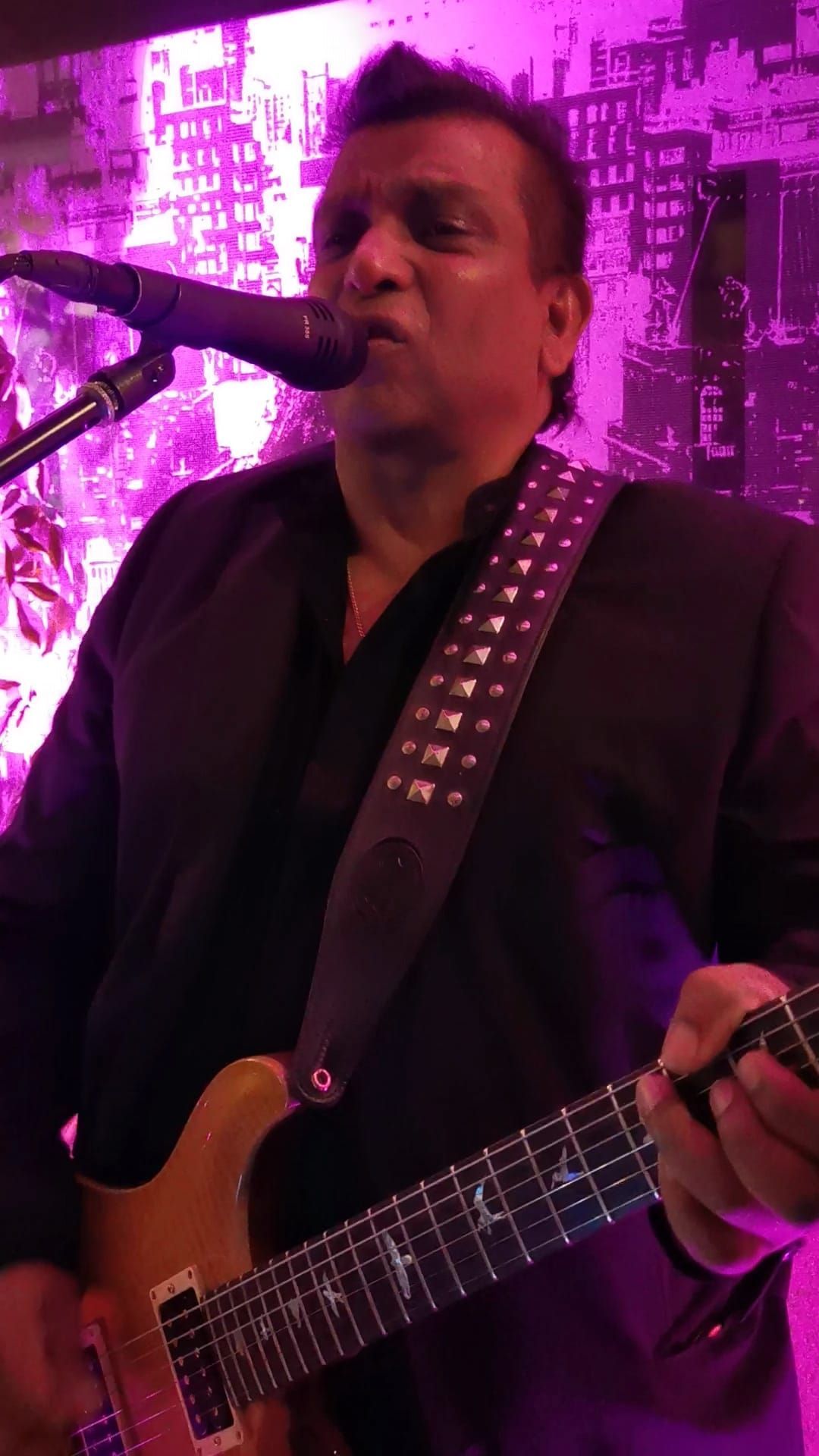 Shine Music Entertainer
