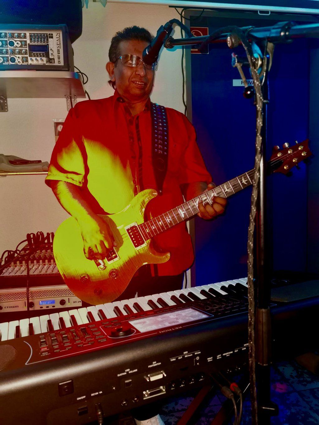 Shine Music Entertainer
