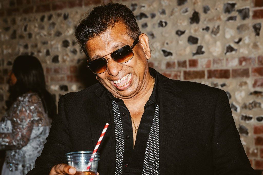 Shine Music Entertainer
