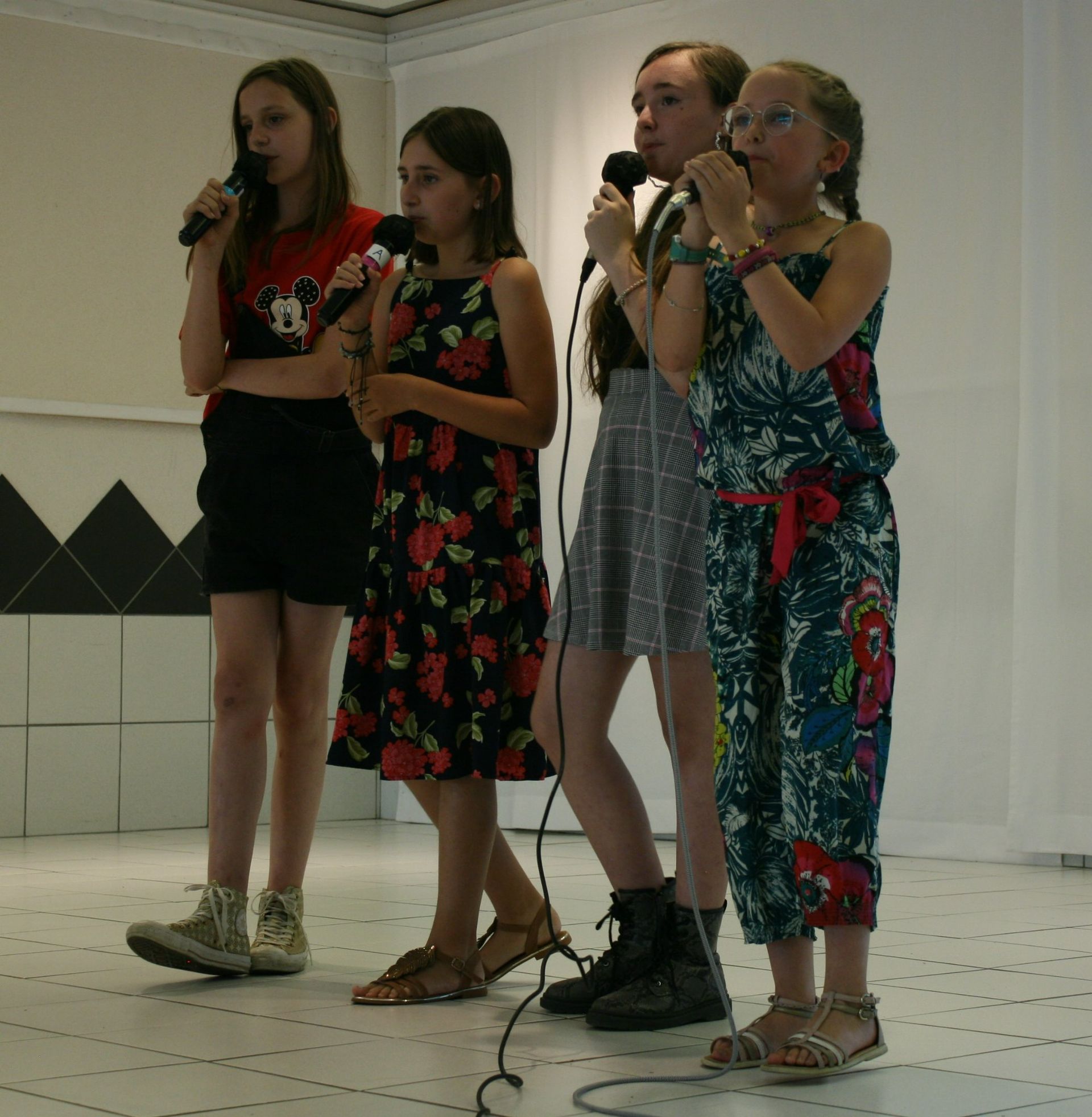 Quatre filles qui chantent