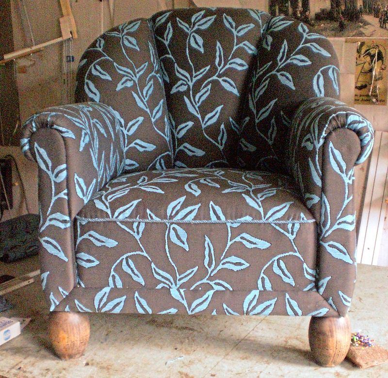 alter Sessel Pflanzenmuster
