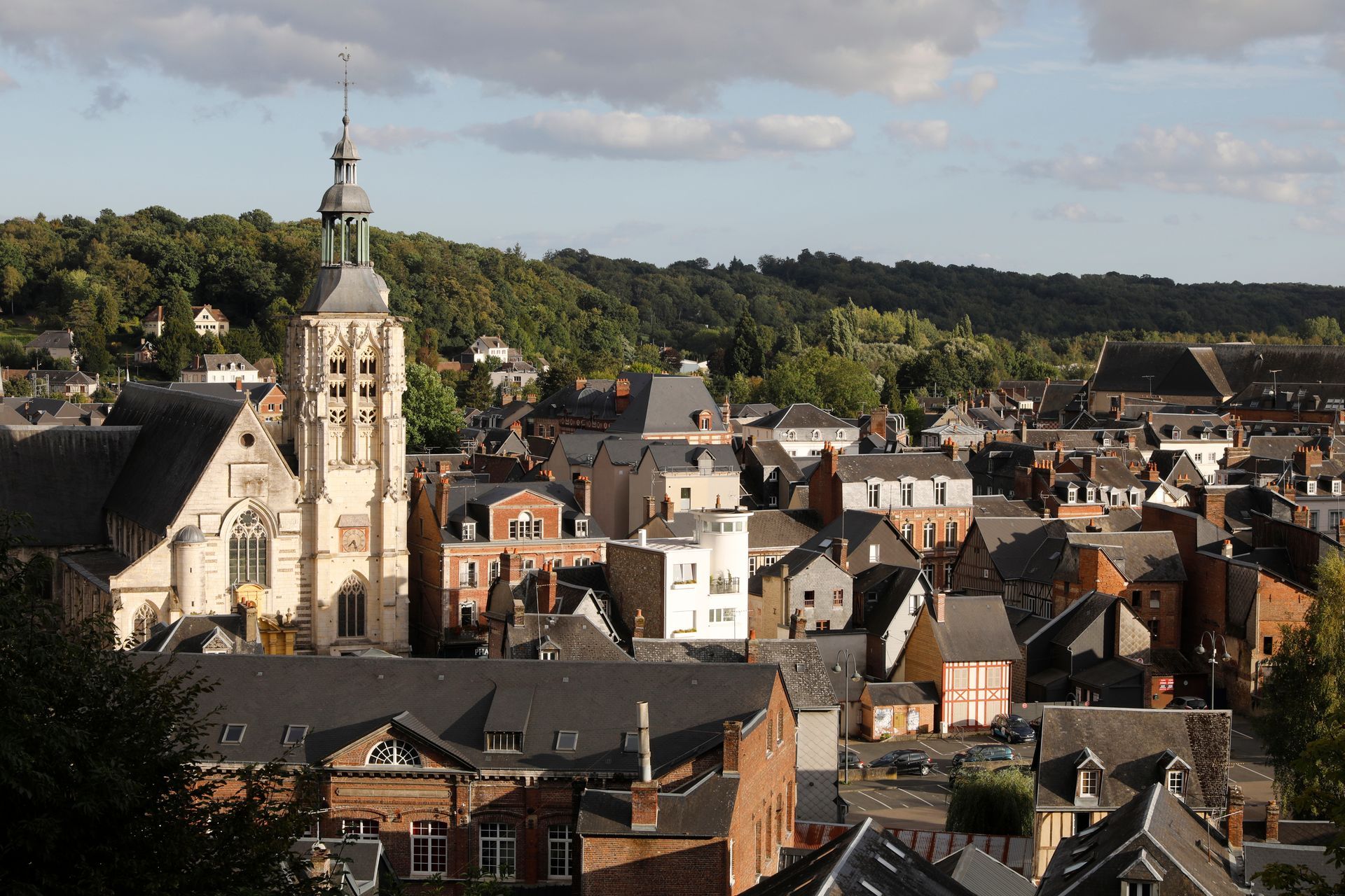 Vers la page Avocat en droit du travail à Bernay.