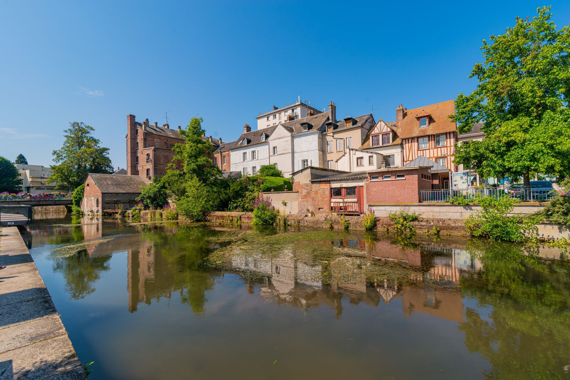 Vers la page Avocat en droit du travail à Louviers.