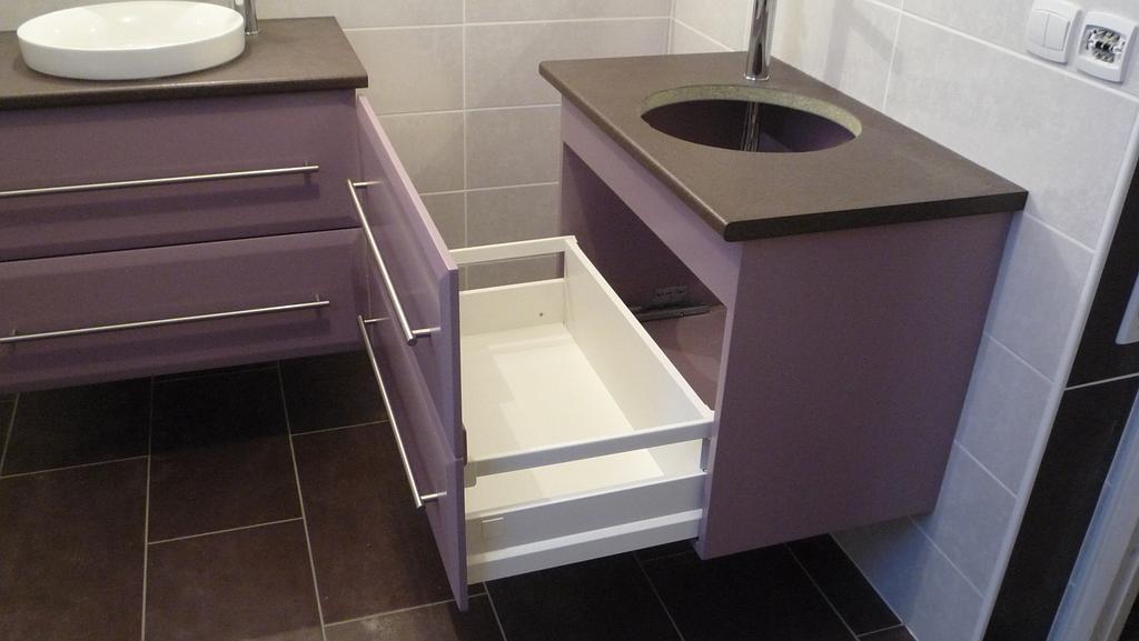 Tiroirs meuble salle de bains